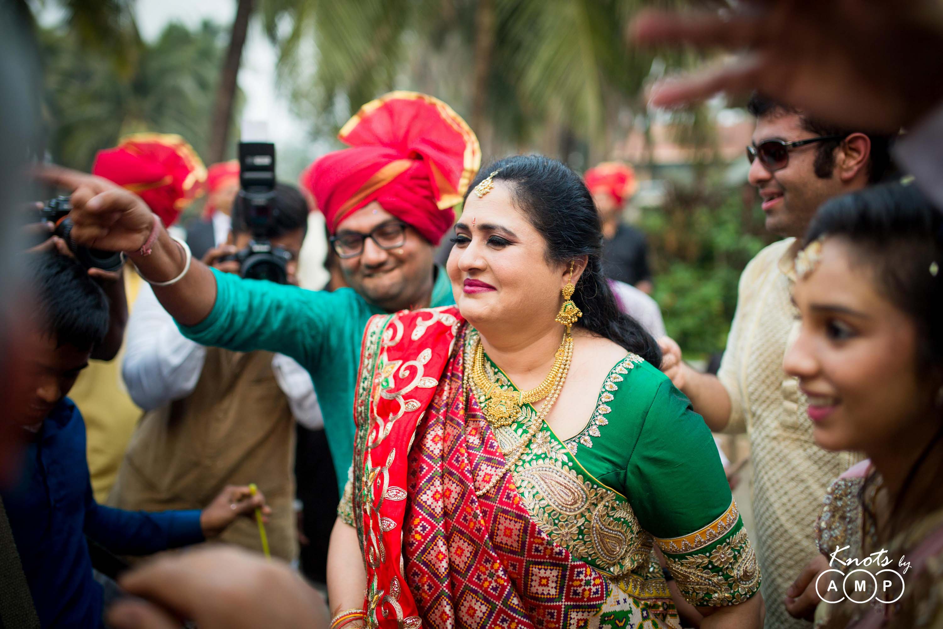 Gujarati-Marwari-Wedding-at-The-Retreat-Madh-Island-4-52