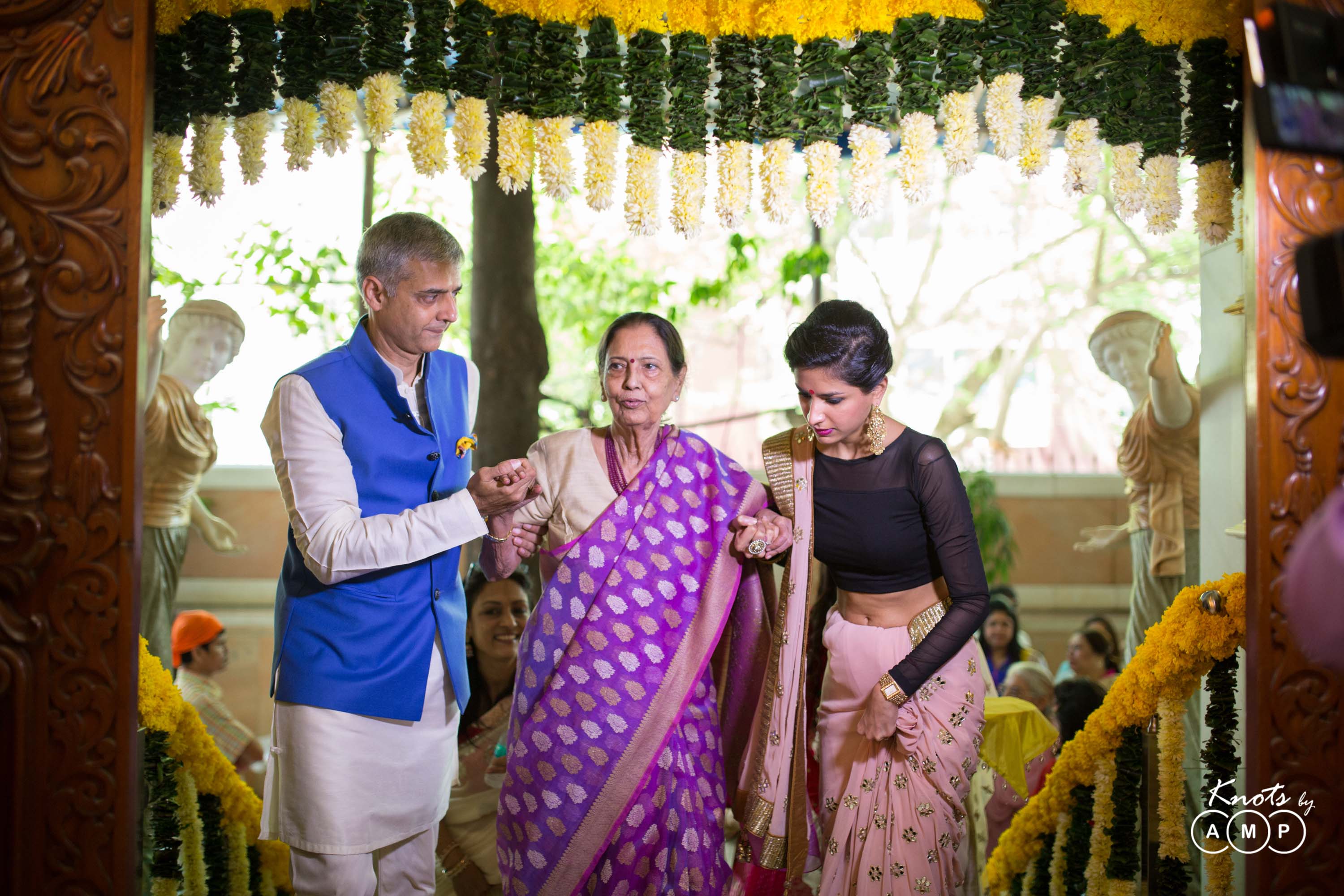 Engagement-at-Lakshmi-Narayan-templeVile-Parle-12