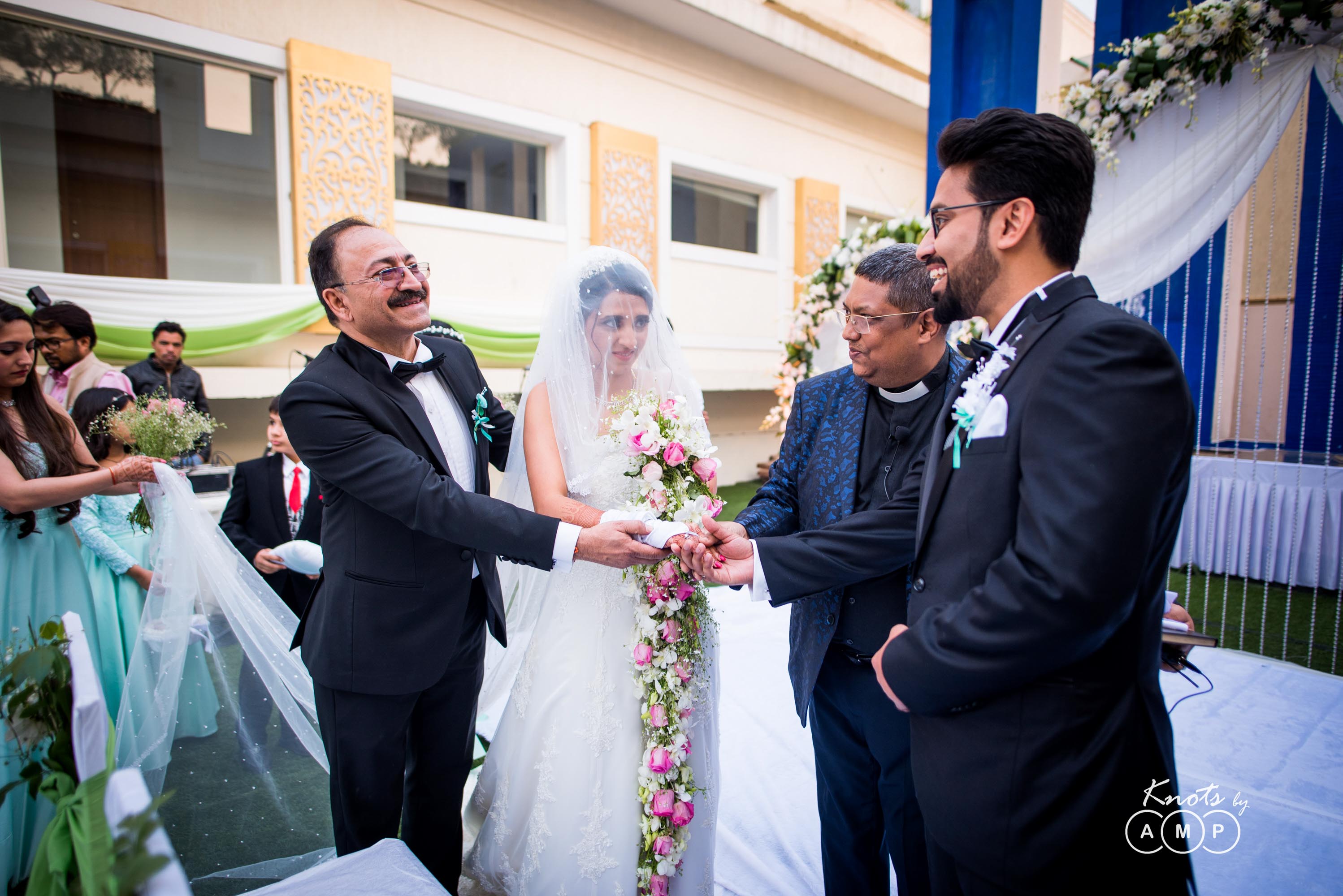 White-Wedding-in-Delhi-4-13