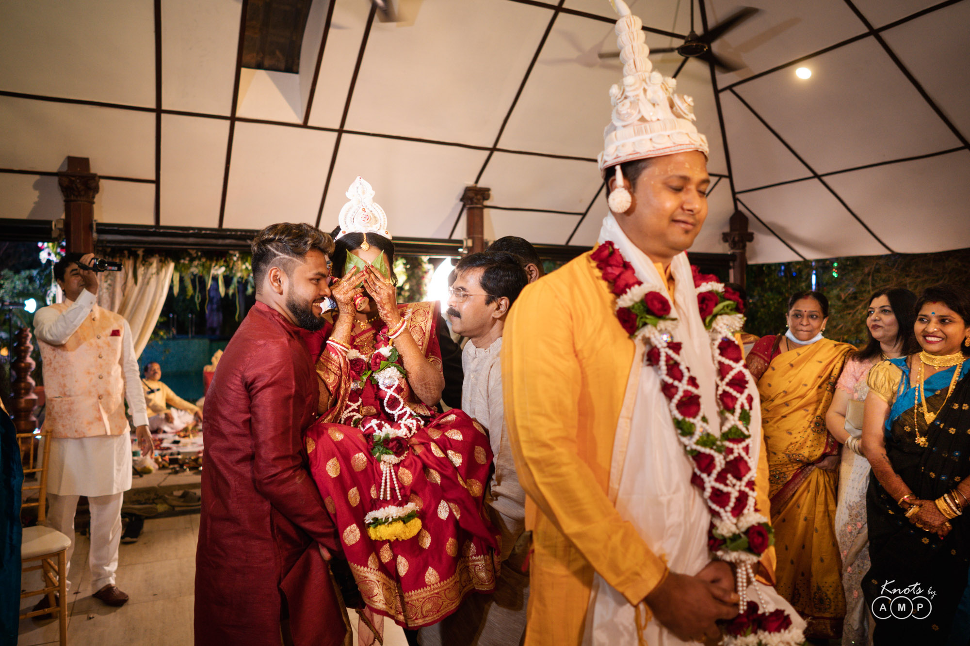 Intimate-Bengali-Wedding-at-Basho-Bougainvillea-Resort-Karjat-98-of-144