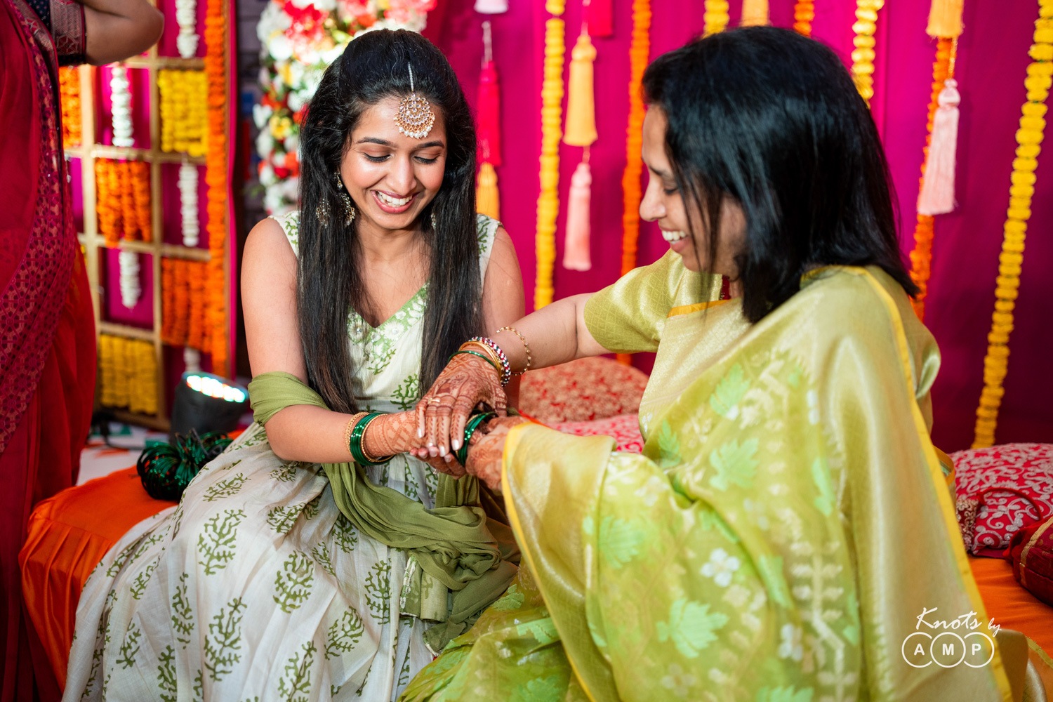 WedMeGood Marathi Brides | Rose motifs at the back of the hand accompanied  with garish green bangles!!😍 . . . Shot by @theweddingsalad . . . Looking  for more m... | Instagram